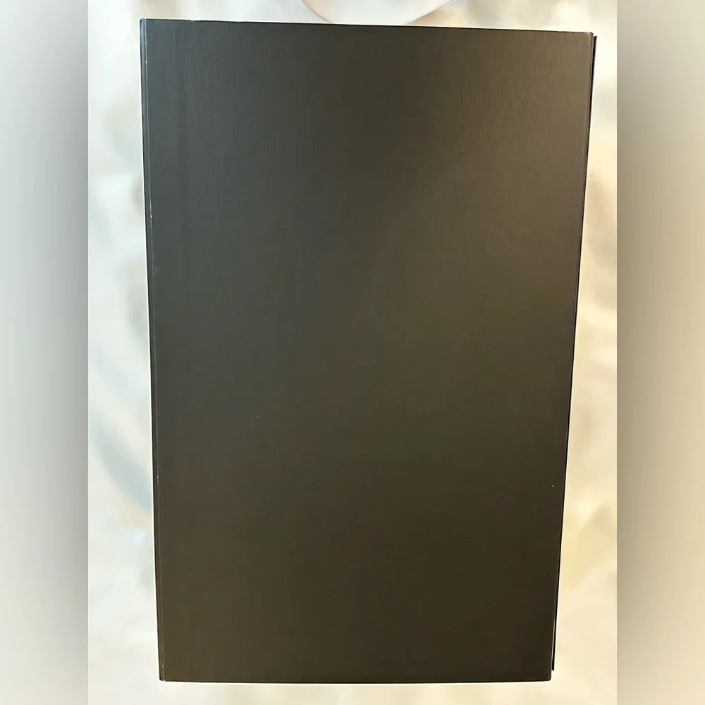 Authentic Gucci Ivory and Black Gift Storage Box